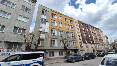 Eskişehir&rsquo;de 4&rsquo;&uuml;nc&uuml; kattan d&uuml;şen &ouml;ğrenci ağır yaralandı
