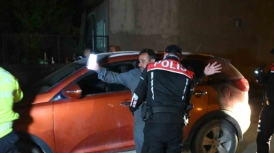 Eskişehir’de 51 polis ile yapılan denetimde 395 şahıs ve 157 araç sorgulandı
