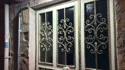 Eskişehir&rsquo;de aile i&ccedil;i kavgada evinin camlarını kıran şahıs aracıyla ka&ccedil;tı
