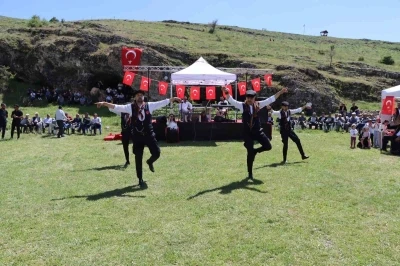 Eskişehir&rsquo;de Bahar Şenliği ve Şalvar Gecesi coşkusu
