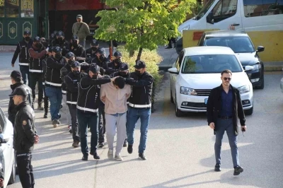 Eskişehir’de eş zamanlı uyuşturucu operasyonu: 8 kişi tutuklandı
