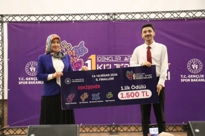 Eskişehir&rsquo;de gen&ccedil; şairler il birinciliği i&ccedil;in yarıştı
