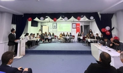 Eskişehir&rsquo;de gen&ccedil;ler Kur&rsquo;an-ı Kerim G&uuml;zel Okuma ve Dini Bilgileri yarışmasında ter d&ouml;kt&uuml;
