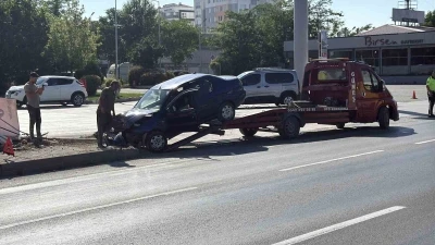 Eskişehir&rsquo;de hatalı manevra kaza getirdi: 1 yaralı
