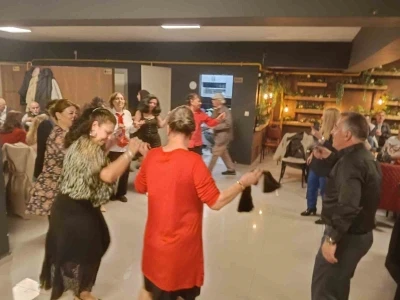Eskişehir&rsquo;de kadın zeybeklerin &rsquo;Meşk Gecesi&rsquo; g&uuml;zel ge&ccedil;ti
