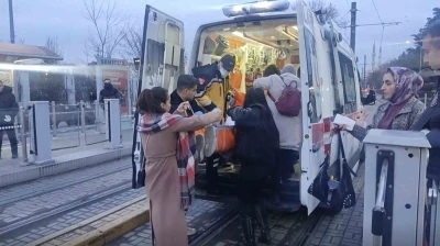 Eskişehir&rsquo;de liselilerin kavgası kanlı bitti: 1 yaralı
