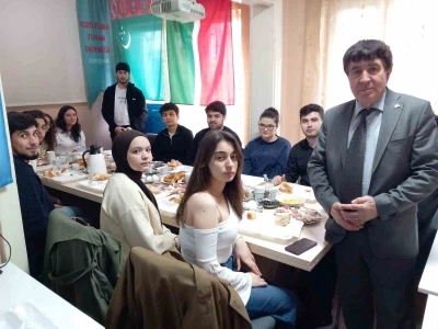 Eskişehir&rsquo;de okuyan T&uuml;rk d&uuml;nyası &ouml;ğrencileri kahvaltıda buluştu
