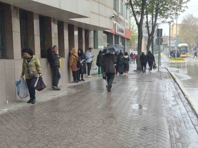 Eskişehir&rsquo;de sağanak yağış etkili oldu
