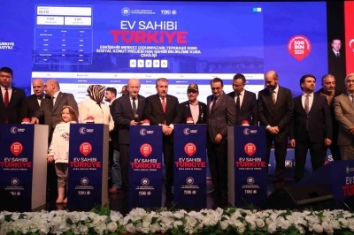 Eskişehir&rsquo;de TOKİ&rsquo;nin 6 bin 55 aileyi ev sahibi yapacağı kur&rsquo;aların &ccedil;ekimi başladı
