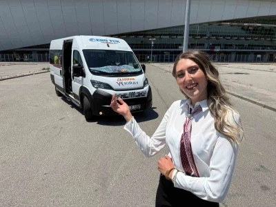 Eskişehir&rsquo;de &uuml;niversite mezunu kadın servis şof&ouml;r&uuml; &lsquo;olmaz&rsquo; diyenlere inat direksiyon sallıyor
