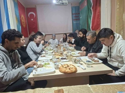 Eskişehir&rsquo;deki &uuml;niversitelerde okuyan T&uuml;rk D&uuml;nyası &ouml;ğrencileri iftar programında buluştu
