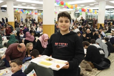 Eskişehir Fatih Sultan Mehmet İmam Hatip Ortaokulu&rsquo;nda iftar sevinci
