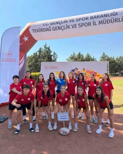 Eskişehir&rsquo;in ragbi sultanları namağlup şampiyon
