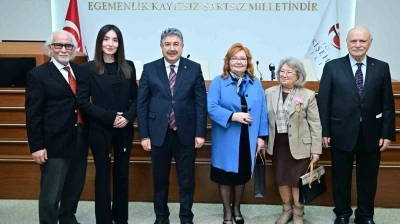 Eskişehir Valiliği&rsquo;nde 46 yıl g&ouml;rev yapan memur emekli oldu
