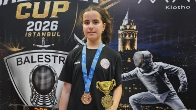 Eskişehirli eskrimciler uluslararası turnuvaya damga vurdu
