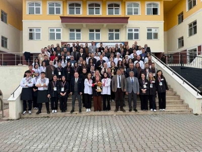 Eskişehirli gen&ccedil; şefler mutfakta devleşti: Kırşehir&rsquo;den madalyalarla d&ouml;nd&uuml;ler
