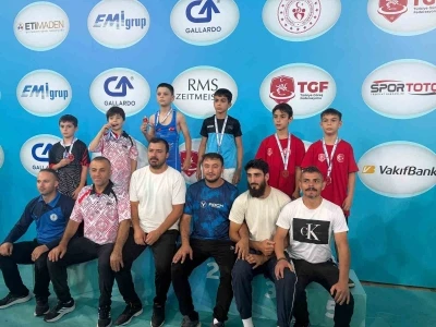 Eskişehirli minik g&uuml;reş&ccedil;i Ahmet Efe Aykol T&uuml;rkiye 5&rsquo;incisi oldu

