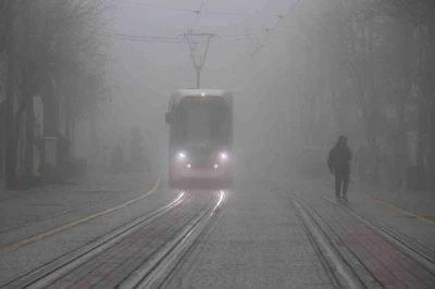 Eskişehirliler pazar sabahına sisle uyandı
