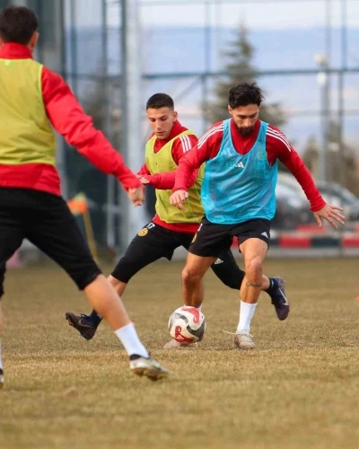 Eskişehirspor, Bornova 1877 ma&ccedil;ı i&ccedil;in hazırlanıyor
