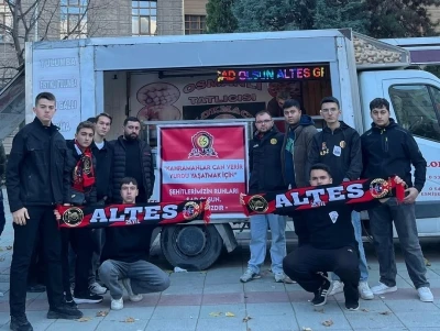 Eskişehirspor taraftarı, şehitler için lokma hayrı düzenledi
