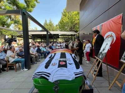 Eskişehirspor’un efsane ismi Süreyya Özkefe son yolculuğuna uğurlandı
