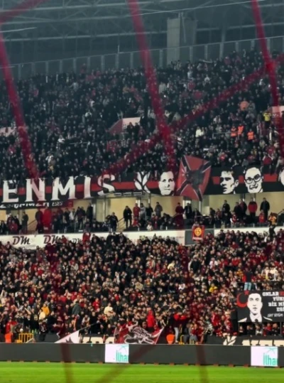 Eskişehirspor&rsquo;un &rsquo;Espana&rsquo; tezah&uuml;ratı internette g&uuml;ndem oldu
