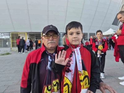 Eskişehirspor&rsquo;un kritik karşılaşmasına dede-torun geldiler
