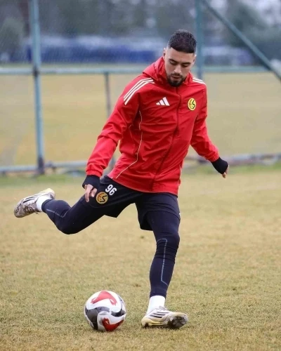 Eskişehirspor, Uşak deplasmanı &ouml;ncesi hazırlıkları tamamladı
