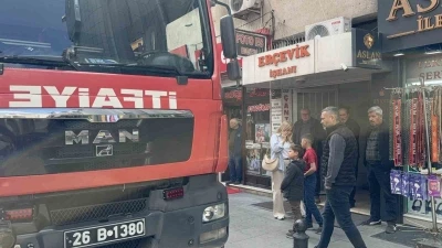Esnafın &lsquo;yangın&rsquo; paniği, bacadan geri tepen duman &ccedil;ıktı
