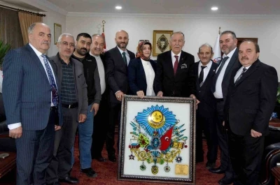 ESOB Başkanı Fırat&rsquo;a &lsquo;Osmanlı devlet arması&rsquo;
