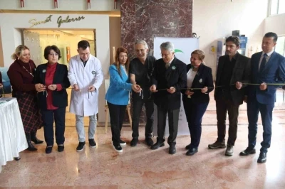 ESOGÜ’de bağımlılık temalı karikatür sergisi açıldı
