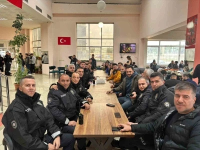 ET&Uuml;&rsquo;l&uuml; gen&ccedil;lerden polislere anlamlı s&uuml;rpriz
