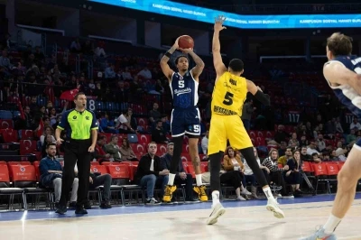 Eurocup: Bah&ccedil;eşehir Koleji: 81 - Aris: 79
