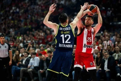 Euroleague Final Four: Olympiakos: 79 - Fenerbah&ccedil;e Beko: 61

