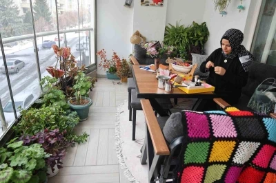 Ev hanımının azmi: 20 belge aldı ve 300 &ouml;ğrenciye usta oldu
