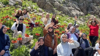 Ev Hanımları Ters Laleleri Yerinde G&ouml;rd&uuml;