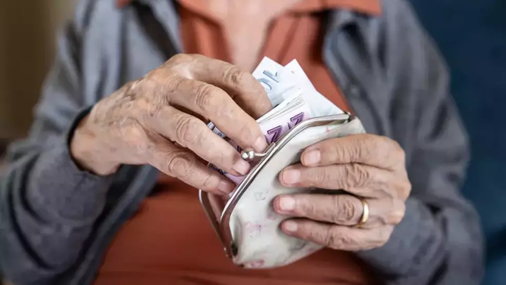 Evde Bakım Yardımı &Ouml;demesi Hesaplara Yatırıldı