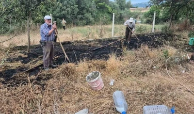 Evin bah&ccedil;esinde &ccedil;ıkan yangın korkuttu
