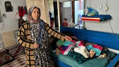 Evini su bastı, kurtulmaya &ccedil;alışırken d&uuml;ş&uuml;p ayağını kırdı
