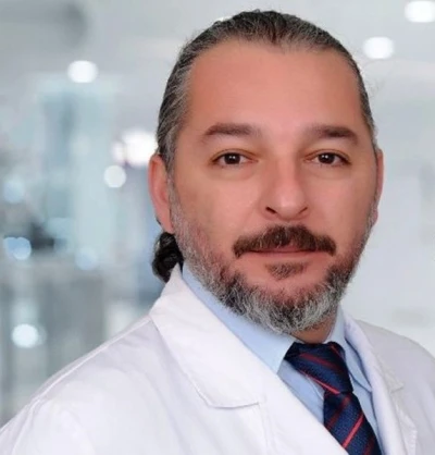 Evinin balkonunda başından vurulan doktor, yaklaşık 4 yıl sonra hayatını kaybetti
