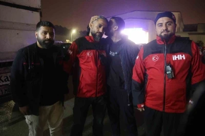 Evladını bulan arama kurtarma görevlisinin alnından öpen baba: &quot;Oğluma bunu yapan caninin en ağır cezayı almasını istiyorum&quot;
