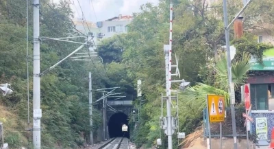 Evlerin altından geçen 114 yıllık tren tüneli mahalleyle bütünleşti
