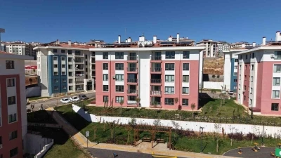 Evlerine ge&ccedil;en Adıyamanlı depremzedeler: "Bakan Murat Kurum, her zaman yanımızda"
