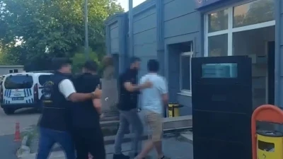 Evlilik hazırlığı yapan gen&ccedil;, nişanlısının &ouml;n&uuml;nde bı&ccedil;aklanarak &ouml;ld&uuml;r&uuml;ld&uuml;
