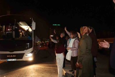 Evliliklerinde 41 yılı dolduran çiftler kutsal topraklara uğurlandı
