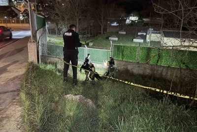 Ey&uuml;psultan&rsquo;da bir kişi yol kenarında &ouml;l&uuml; bulundu
