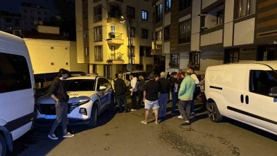 Eyüpsultan’da bir sürücü sokakta bulunan 8 araca çarptı
