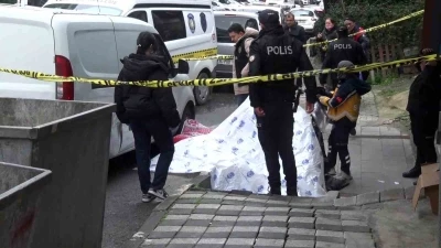 Ey&uuml;psultan&rsquo;da camdan d&uuml;şen yaşlı kadın hayatını kaybetti
