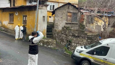 Ey&uuml;psultan&rsquo;da gecekonduda &ccedil;ıkan yangında 1 kişi hayatını kaybetti, 1 kişi yaralandı
