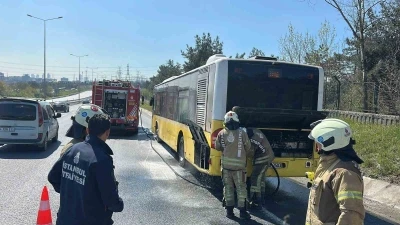 Ey&uuml;psultan&rsquo;da İETT otob&uuml;s&uuml;nde korkutan yangın
